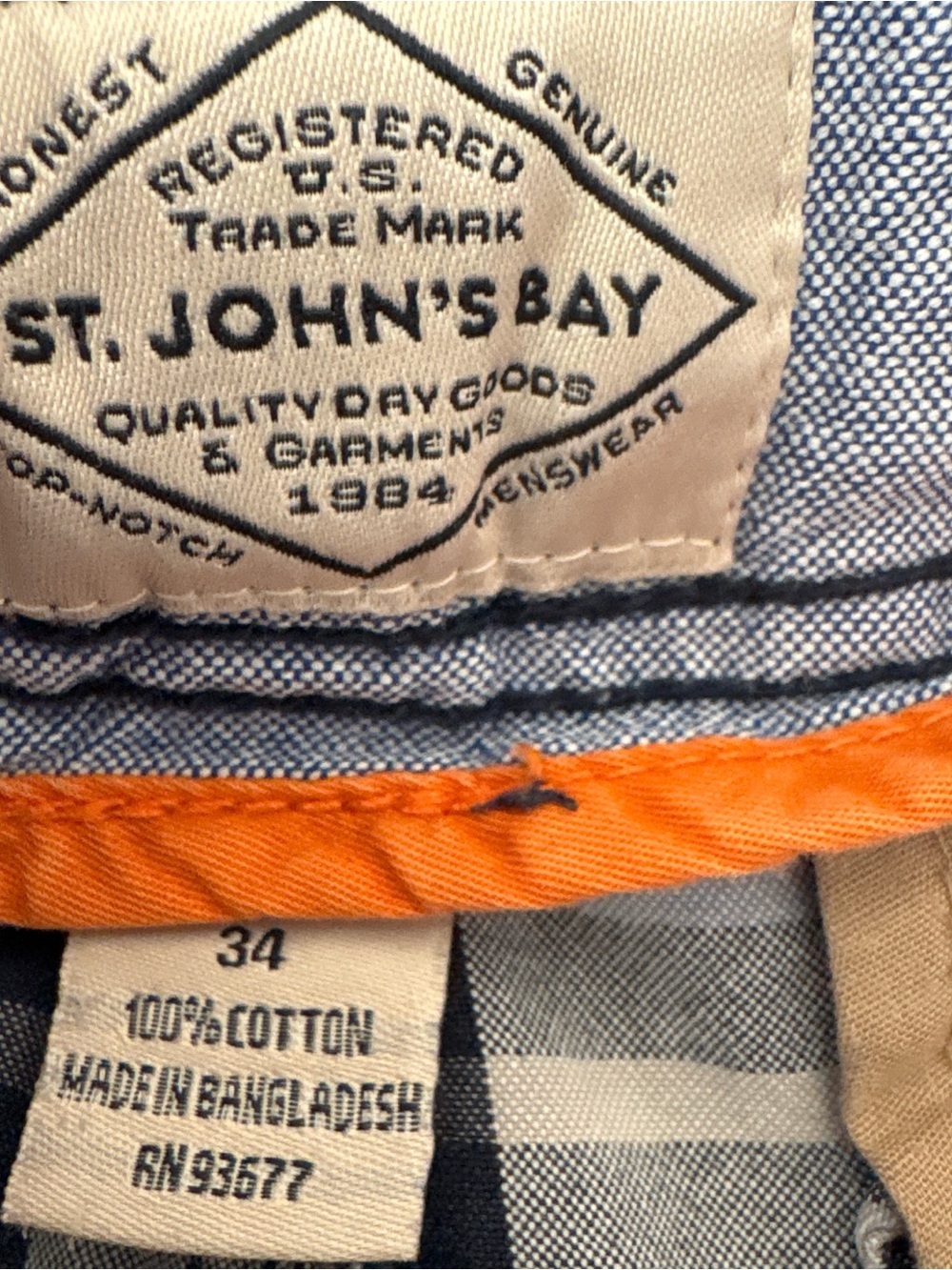 St. John's Bay man’s Navy and White Plaid Cargo Shorts. 34 - Picture 3 of 8